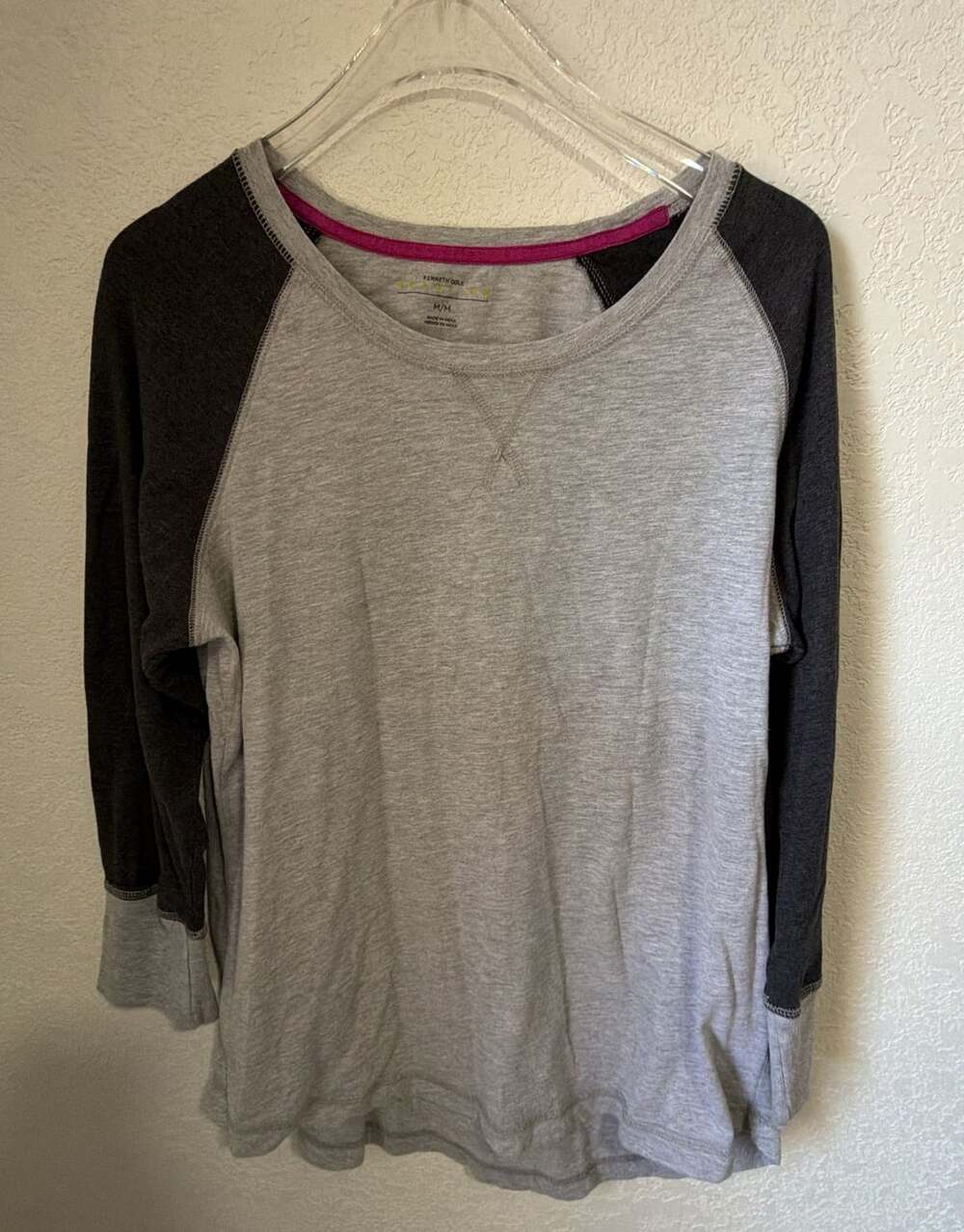 Kenneth Cole Reaction Baseball Tee Size M Gray Black Long Sleeve Top